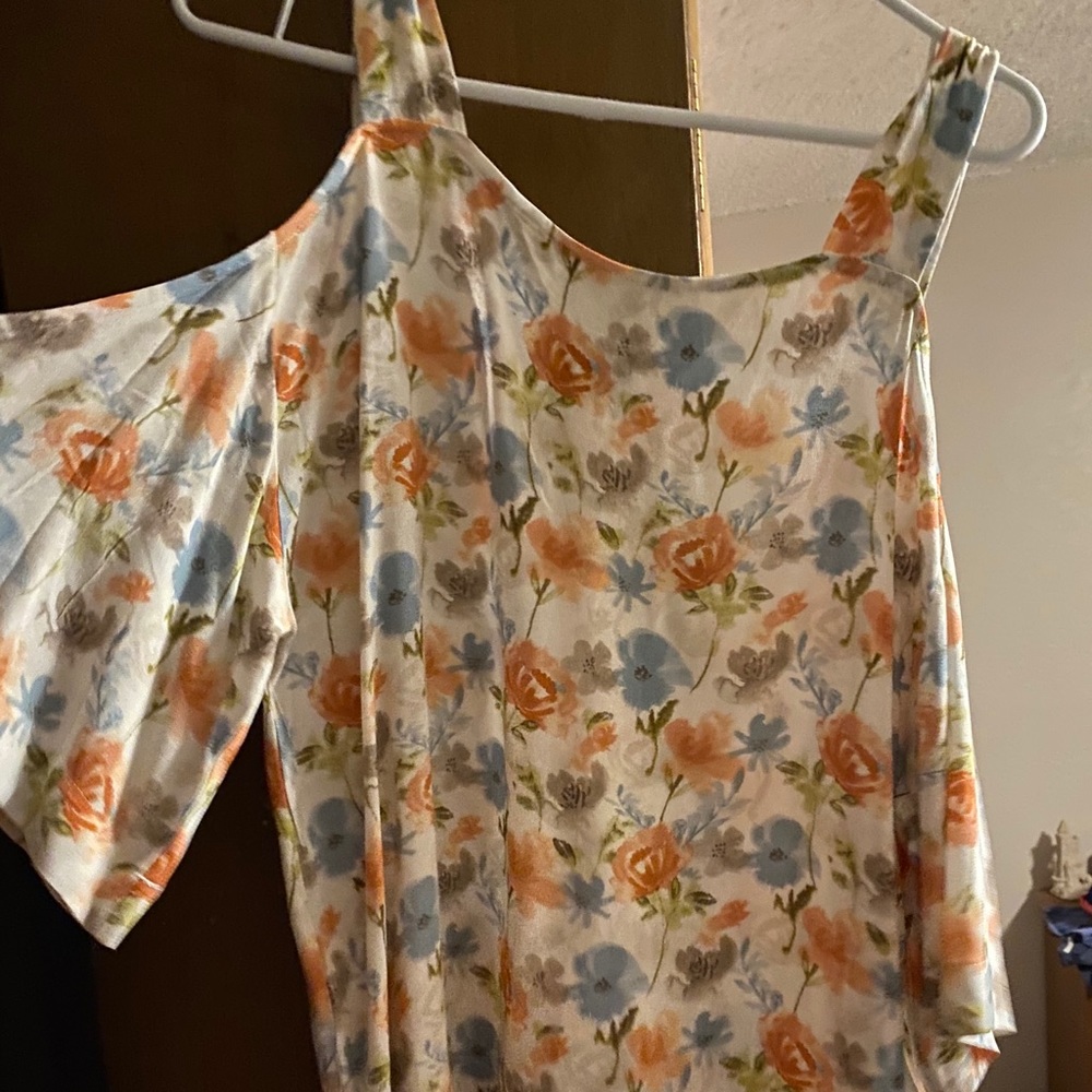 Cold shoulder top